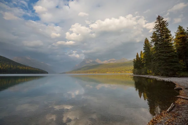 Beautiful Bowman Lake Reflection Spectacular Mountains Glacier National Park Montana — Stock Photo, Image