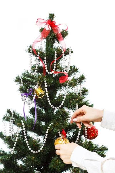 Decorating christmas tree — Stock Photo, Image