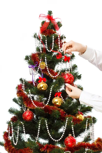 Decorar árbol de navidad — Foto de Stock