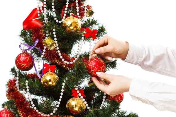 Decorating christmas tree — Stock Photo, Image