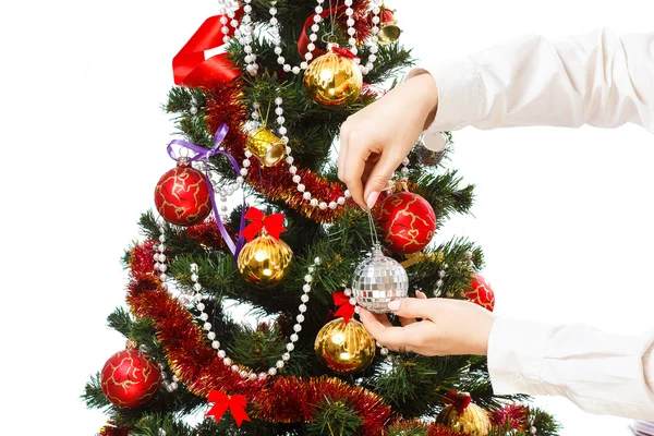 Decorating christmas tree — Stock Photo, Image