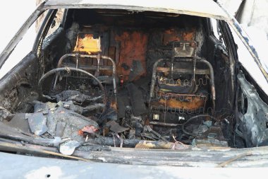 Yangından sonraki araba. Araba yangını..