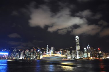 Geceleyin Hong Kong silueti