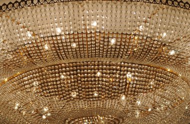 altın rengi tavan lambası