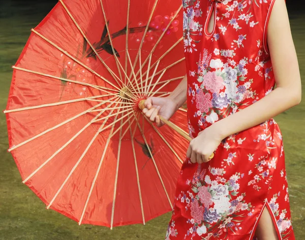 Žena s deštníkem — Stock fotografie