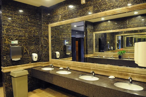 Public empty restroom with washstands — Stock Photo, Image