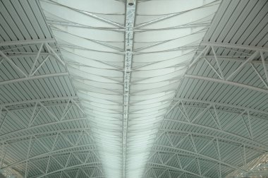 kasa Havaalanı beklemek salon tavan.