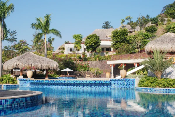 The tropical holiday hot spring resort with big swimming pool,Guangdong,China. — Stock Photo, Image