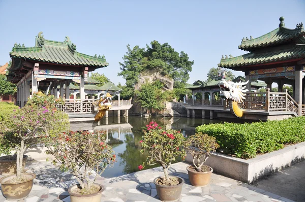 Chinese traditional garden with pavilion and rokery — Stock Photo, Image