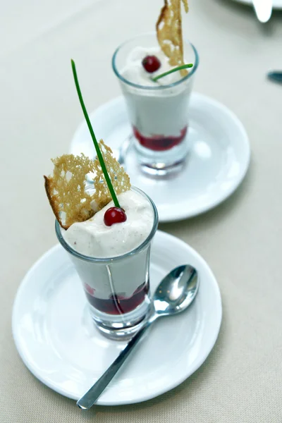 Italian cheese mousse with berry sauce — Stock Photo, Image