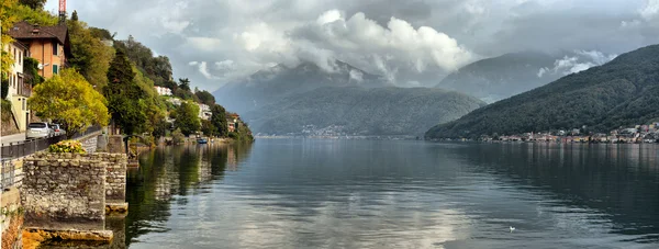 Lago Lugano na Suíça — Fotografia de Stock