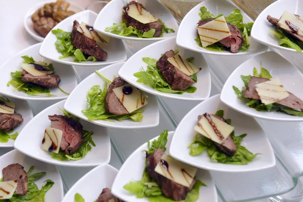 Schweinefleisch mit Kräutern und Parmesan — Stockfoto