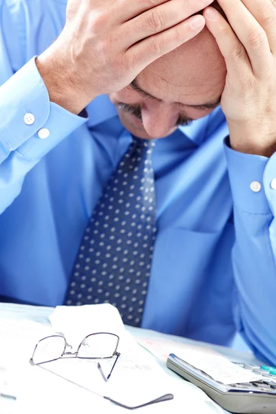 Stress. Uomo d'affari in ufficio — Foto Stock