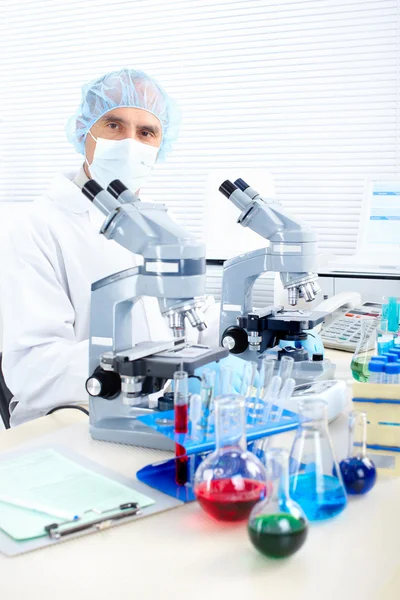 Laboratory assistant — Stock Photo, Image