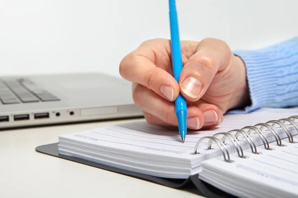 Empresária no escritório — Fotografia de Stock