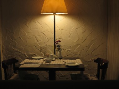 romantik yemek masası kaç Restoran görev yaptı.