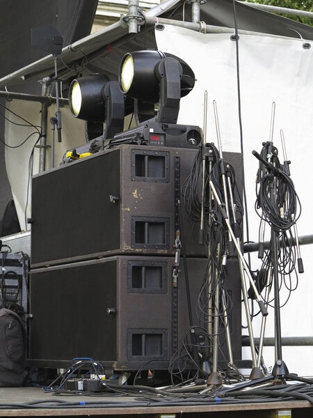 Powerfull concerto audio speakers, amplifiers, spotlights, stage
