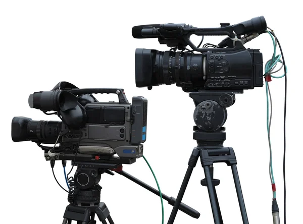 TV stüdyo profesyonel dijital video kameralar üzerinde beyaz izole — Stok fotoğraf
