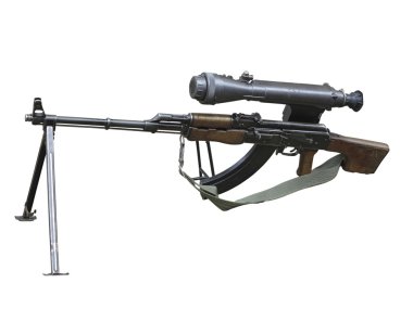 Kalaşnikof ak tüfek optik görüş üzerinde beyaz izole