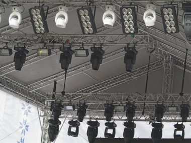 Sahne Alanı'nın yapıları ekipman projektörler sahne ışığı