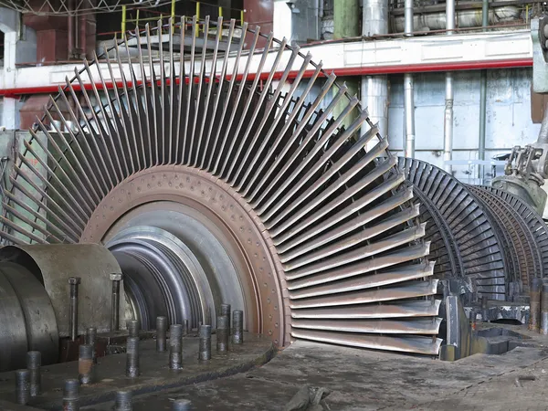 Generador de energía y turbina de vapor durante la reparación —  Fotos de Stock