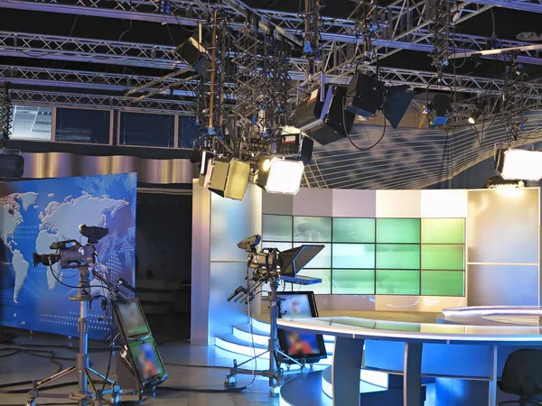 Television studio equipment, spotlight truss and professional ca — Stock Photo, Image