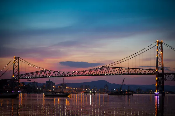 Gün batımında köprü — Stok fotoğraf