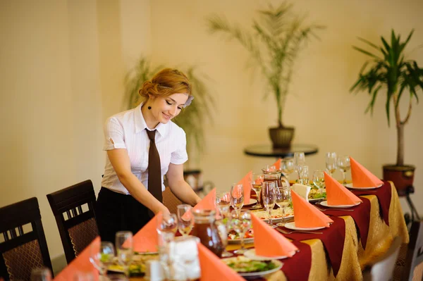 The waiter in the restaurant — Stock Photo, Image