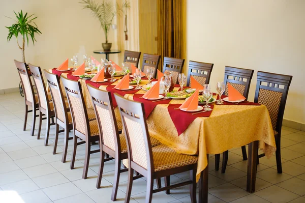 Fine restaurant dinner table place setting — Stock Photo, Image