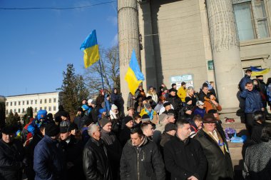 Ternopil, Ukrayna 1 Aralık: Protesto karşı Cumhurbaşkanı Yanukoviç ve hükümetin üzerinde 1 Aralık 2013 Ternopil, Ukrayna Ternopil Euromaydan üzerinde