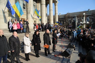Ternopil, Ukrayna 1 Aralık: Protesto karşı Cumhurbaşkanı Yanukoviç ve hükümetin üzerinde 1 Aralık 2013 Ternopil, Ukrayna Ternopil Euromaydan üzerinde