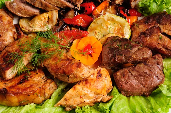 Asado con verduras horneadas — Foto de Stock