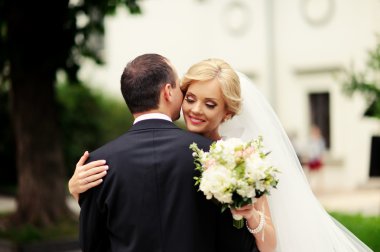 Mutlu gelin ve damat düğünlerinde 