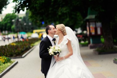 Mutlu gelin ve damat düğünlerinde 