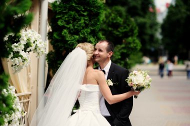 Mutlu gelin ve damat düğünlerinde 