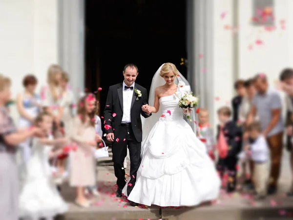 Bride and groom in the church — Stock Photo, Image