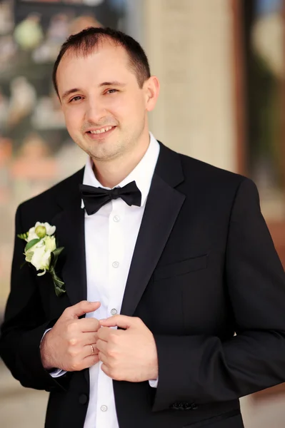 Handsome groom at wedding coat — Stock Photo, Image