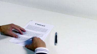 işadamı sözleşme imzalama