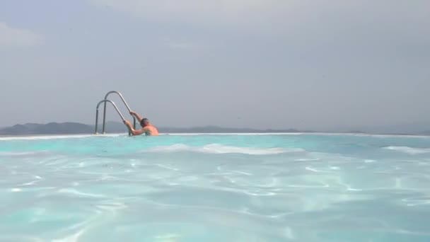 Boucle de piscine à débordement — Video