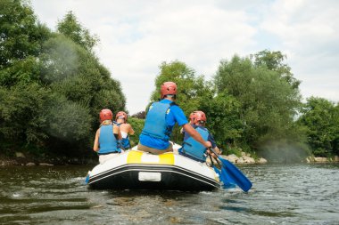 insanların rafting