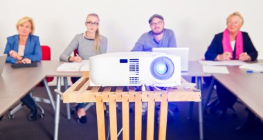 sunumu projektör
