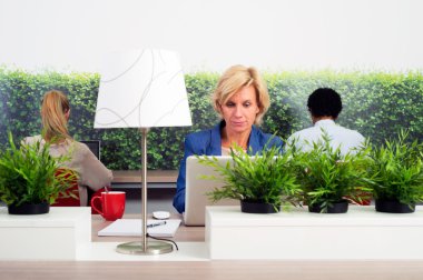 Sustainable Hot Desking clipart