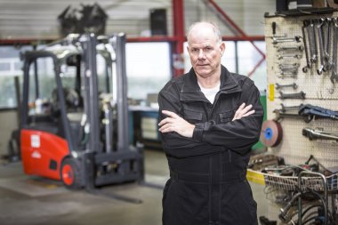 forklift garajdaki tamirci