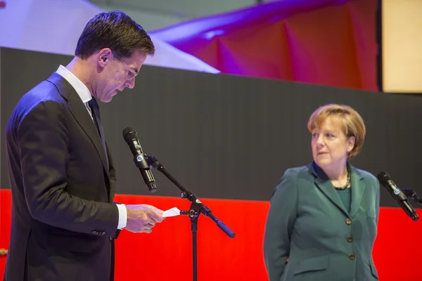 Mark rutte és angela merkel megnyitása a Hannover messe — Stock Fotó