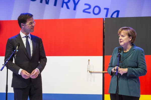 Mark Rutte and Angela Merkel opening Hanover Messe — Stock Photo, Image