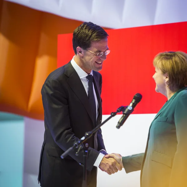 Mark Rutte e Angela Merkel abrindo Hanover Messe — Fotografia de Stock