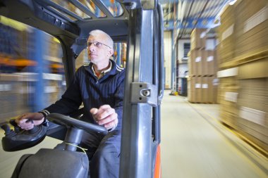 Forklift sürücüsü