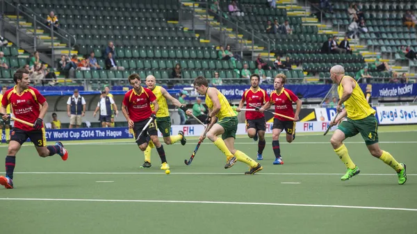 Australië verslaat Spanje tijdens de world cup hockey 2014 — Stockfoto