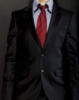 çekici genç iş adamı ile laptop beyaz zemin üzerine