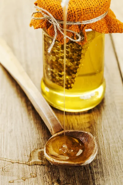 甘い健康な蜂蜜 — ストック写真